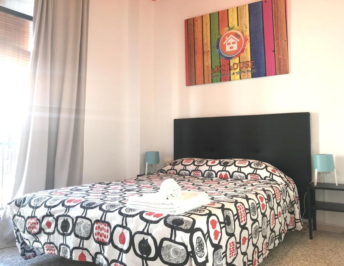 Arc House Sevilla Only Adults Zewnętrze zdjęcie
